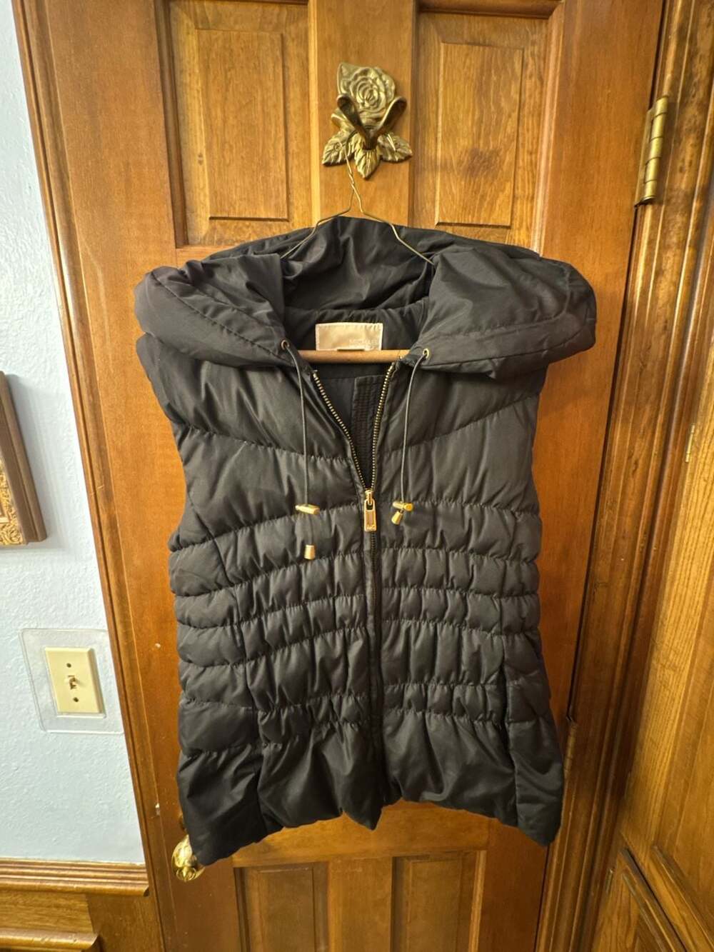 Michael Kors Women's Black Hooded Puffer Vest Gold Hardware Size M